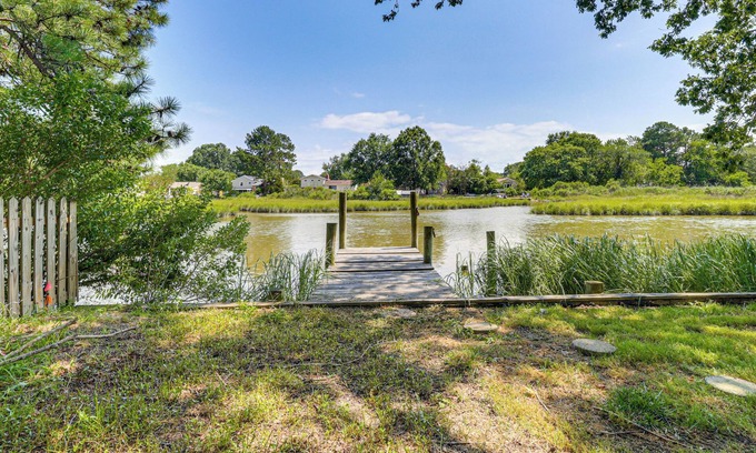 Coliseum Central House | Riverfront Fun: Quiet Home Near Hampton Coastline