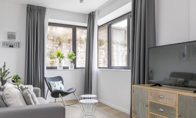 Basurto-Zorroza Apartment | Riverside by Forever Rentals. Deluxe 2 bedroom apartment with views of Ría. Wifi