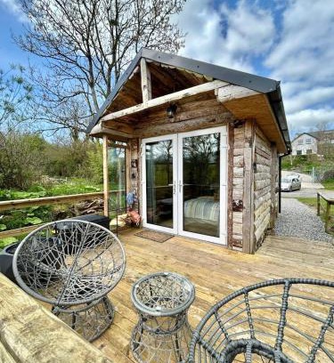 Galbally House | Riverside cabin
