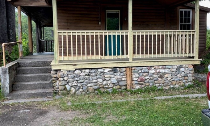 The Forks Cabin | Riverside Cabin in The Forks