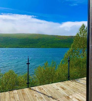 Skorradalshreppur Villa | Riverside Cottage