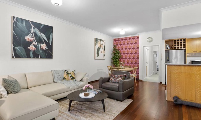 East Perth Apartment | Riverside Panorama Suite Spectacular City Living