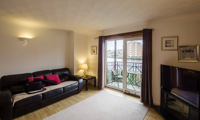 Ayr Apartment | Riverside views in Ayr. (sleeps 4)