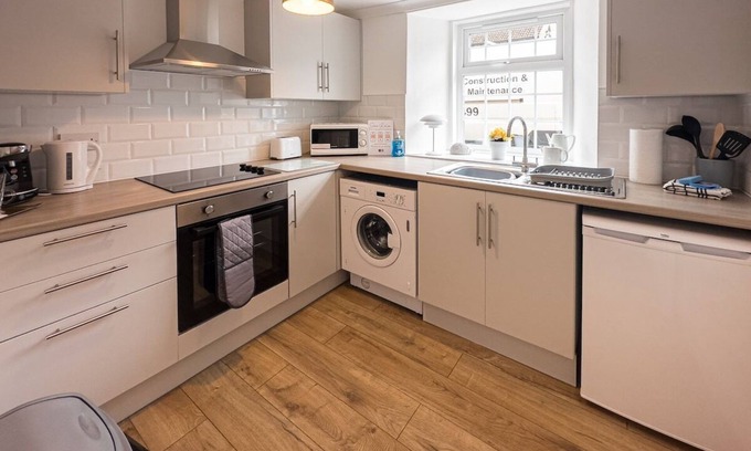 Lanark Apartment | Riverview Cottage gorgeous 1 bedroom cottage