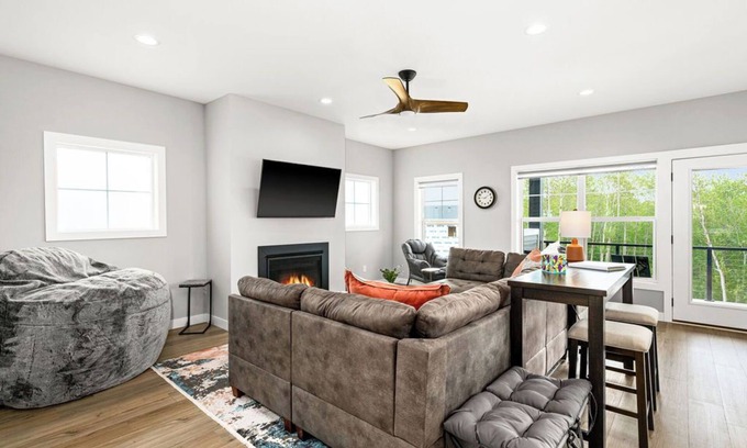 Duluth House | RiverWest Four Seasons - Base Spirit Mtn - Dog Friendly- Kids Play/Game Area-20% off Bike Rentals