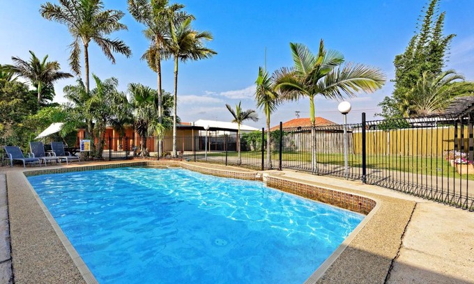 Bundaberg West Hotel | Riviera Motel Bundaberg
