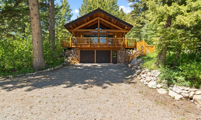 Wilson Cabin | RMR: Moose Brush Guest Cabin in Wilson,WY