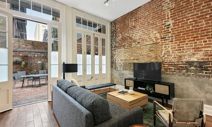 Central Business District House | Roami at Factors Row | Near Bourbon St. |2 Bedroom