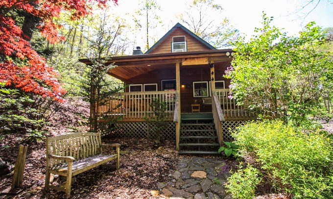 Todd Cabin | Roaring Creek Available Labor Day Weekend!