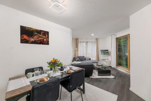 Weil der Stadt Apartment | Rob's Flat - Helle 3-Zimmer-Wohnung mit Terrasse, Platz für bis zu 5 Personen, nur 2 Minuten zur S-Bahn
