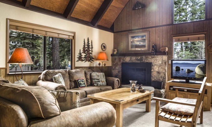 Carnelian Bay Cabin | Roberts Cabin, 3BD/2BA, Private Hot Tub