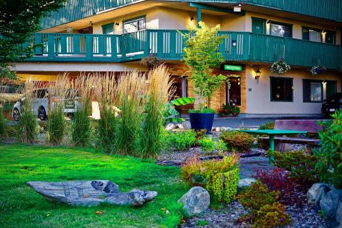 Gorge -Tillicum Area Hotel | Robin Hood Inn and Suites