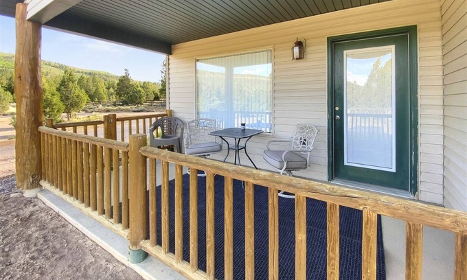 Mammoth Creek House | Robins Roost (A) - Beautiful setting and central to the national parks