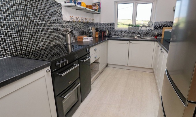 Porthleven Cottage | Rock Pool House