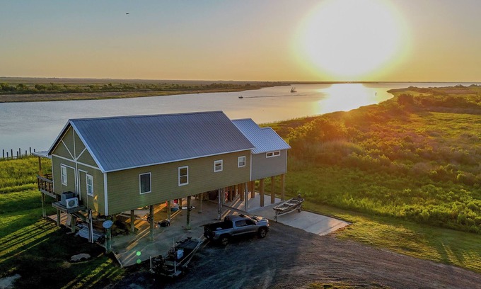Grand Chenier Cabin | Rockefeller Refuge Creole Nature Trail nWhere Marsh Meets Sky Grand Chenier, LA