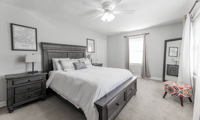 Charlotte Park House | Rockin' West Nashville Retreat - 5 miles from downtown!