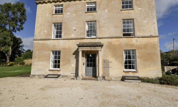 Dursley House | ROCKSTOWES HOUSE, pet friendly, character holiday cottage in Dursley