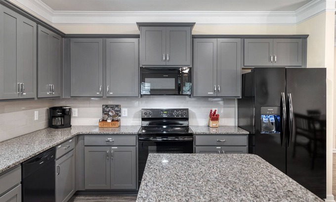 Rome House | Rocky 5,New 3 Br 2 bath, Hot tub, Arcade, Game room