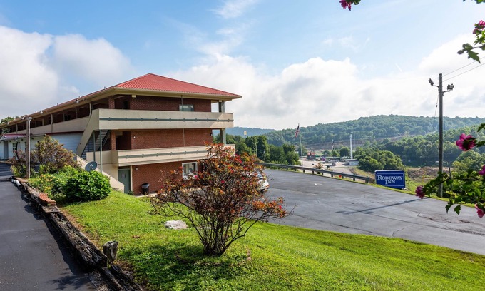 Mount Vernon Hotel | Rodeway Inn Renfro Valley