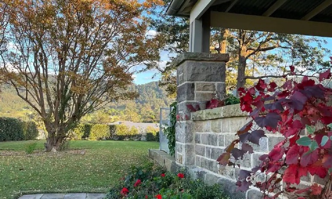 Kembla Grange House | Romantic 1890s Abode - Special Event Accommodation