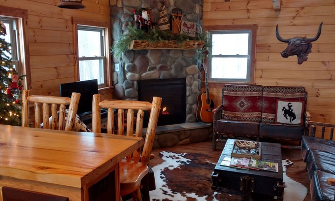 Sterling Cabin | Romantic Getaway Cabin in the Country