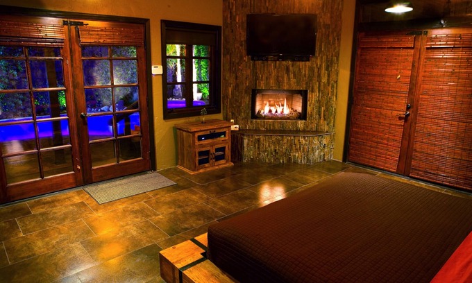 Warm Sands House | ROMANTIC GETAWAY FOR 2! NOTHING ELSE LIKE THIS IN THE ENTIRE VALLEY!