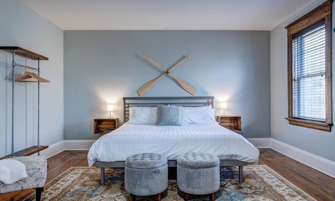 Lunenburg Apartment | Romantic Getaway w/King Bed in Historic Lunenburg (Suite 4)