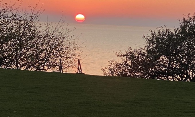Ashfield-Colborne-Wawanosh Cottage | Romantic Huron Waterfront Cottage/pet friendly/Private Beach/OutShower/