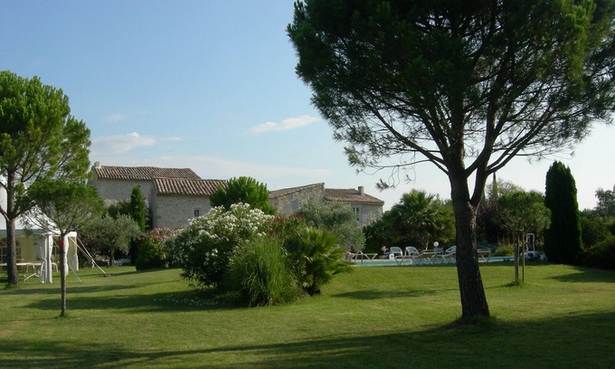 La Garde-Adhemar Cottage | Romantic LOFT in 18th century Provencal farmhouse