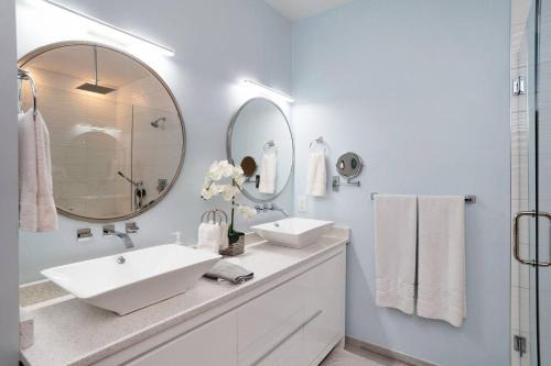 Beaufort Apartment | Romantic Luxury W Infrared Sauna