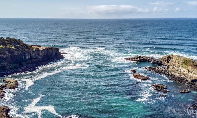 Logsden House | Romantic Single-Level Cottage is Steps to the Seawall and Whales in Depoe Bay!