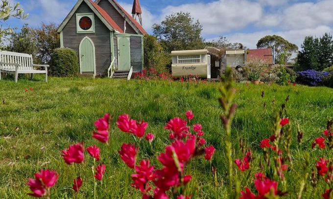 Bangor House | Romantic Stay by Historic Church on Wine Route