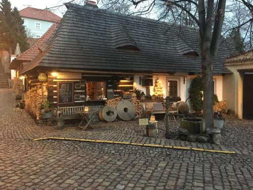 Hradcany Hotel | Romantik Hotel U Raka