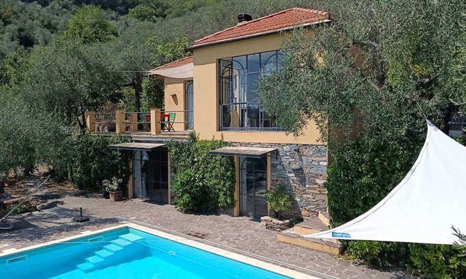 Dolcedo House | Romantisches Landhaus mit Panoramapool Inmitten Unberührter Natur