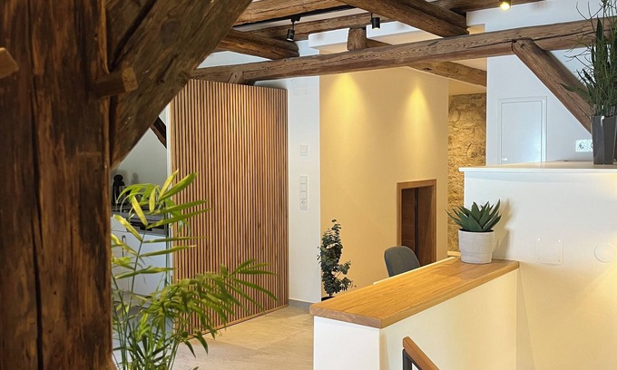 Iphofen House | Romantisches Scheunen-loft mit Moderner Architektur in Historischer Altstadt