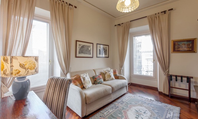 Rione VI Parione Apartment | Rome: ELEGANT APARTMENT IN THE CORE OF ROME HISTORICAL CENTER (PIAZZA NAVONA)