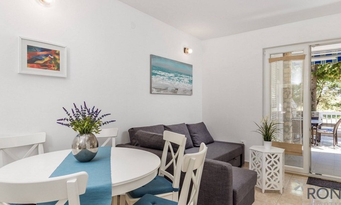Kolanjski Gajac Apartment | Rona apartment Flower 1