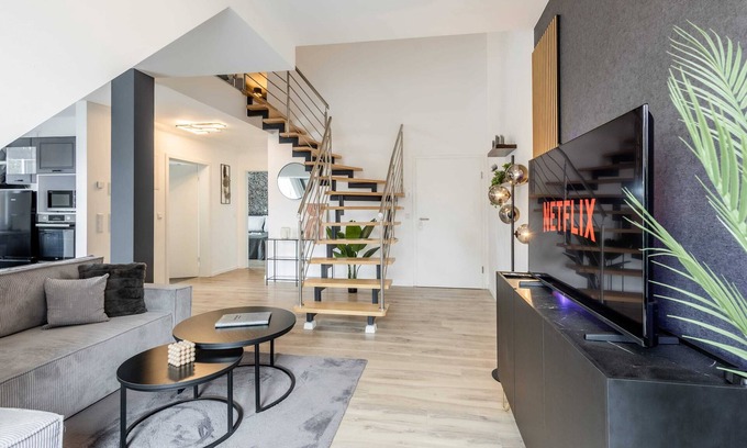 Rheda-Wiedenbruck Apartment | Roof-Suite 02 I Aufzug I BBQ I WiFi I Balkon I TV