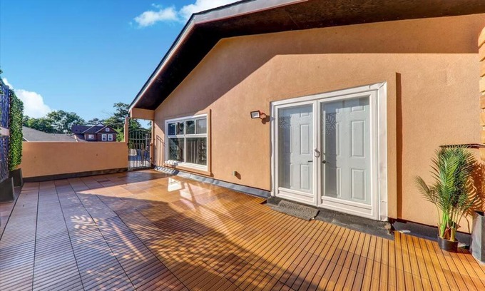 West Hill Apartment | Roof Top Hideaway for any Occasions.