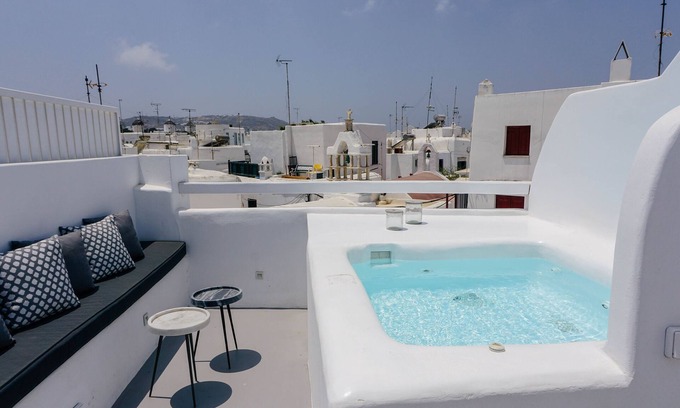 Little Venice House | Roofs of Chora, Townhouse with Rooftop Pool