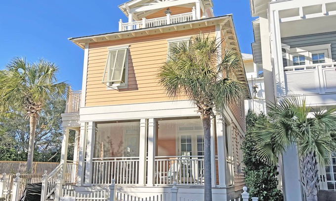 Seagrove Beach Cottage | Rooftop Deck W/Town Views, + 2 Adult Bikes! - Pet Friendly