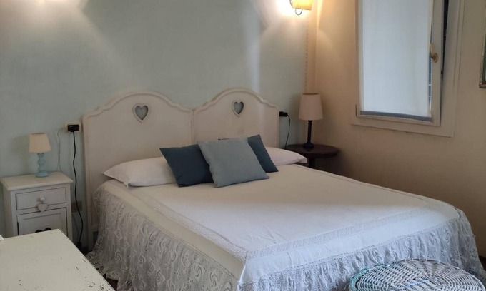 Mirano Apartment | Room 'Azzurra' with Shared Garden, Wi-Fi and Air Conditioning