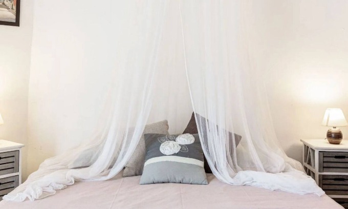 L'Epine Apartment | Room 'Edelweiss' with Private Terrace, Shared Garden and Wi-Fi