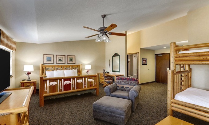 Columbia Hotel | Room for the Crew! Expanded King Bunk Bed Suite, Stoney Creek Columbia