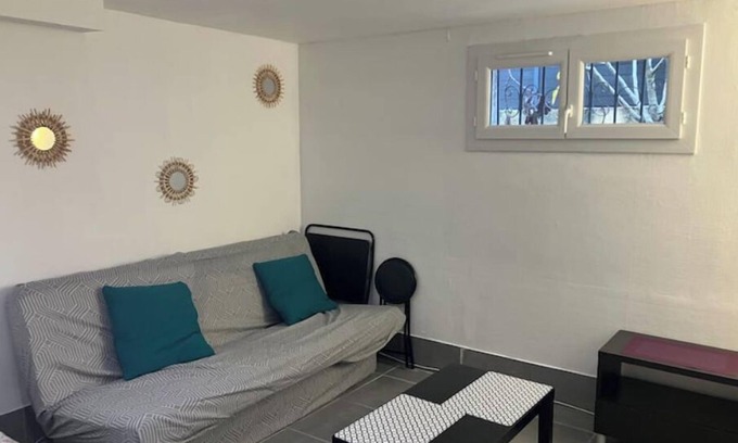 Belle-Beille Bed & Breakfast | Room in Angers near the streetcar with shared kitchen and bathroom