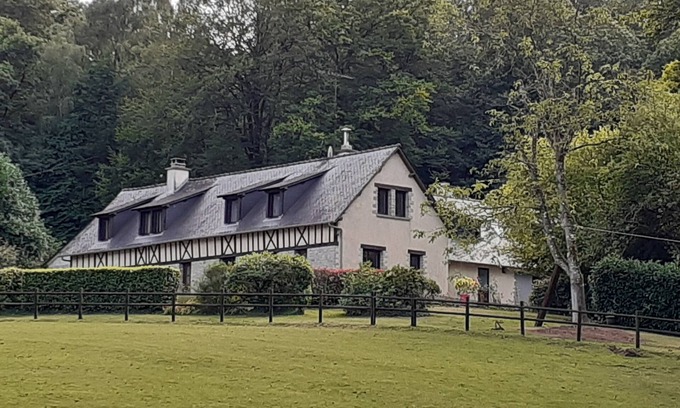 Saint-Ouen-des-Alleux Bed & Breakfast | ROOM IN THE COUNTRY