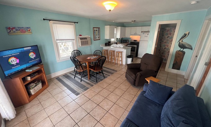 Topsail Beach Apartment | Room #NAPT Efficiency King Apartment w/Kitchen Dog Y