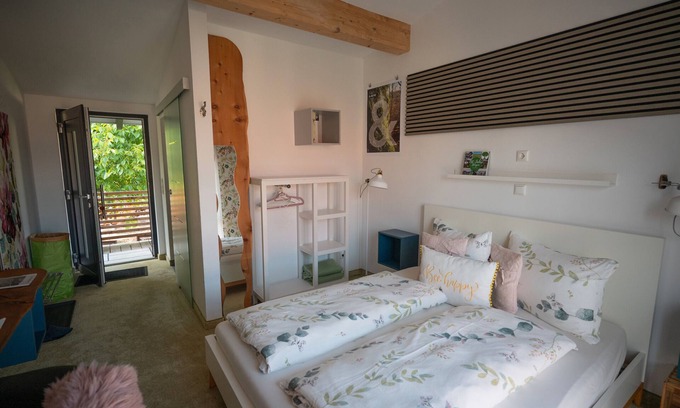 Bad Urach Apartment | Room 'No. 2' with Shared Terrace, Shared Garden and Wi-Fi