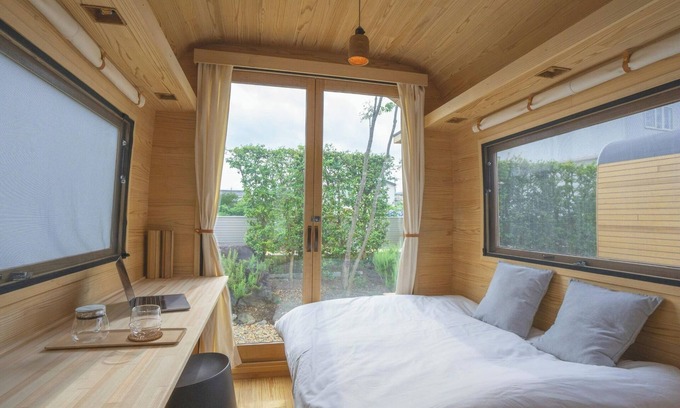 Utsunomiya Cottage | Room only 2 night plan Wooden trailerstyle tiny house lodging bedding bed /Utsunomiya Tochigi