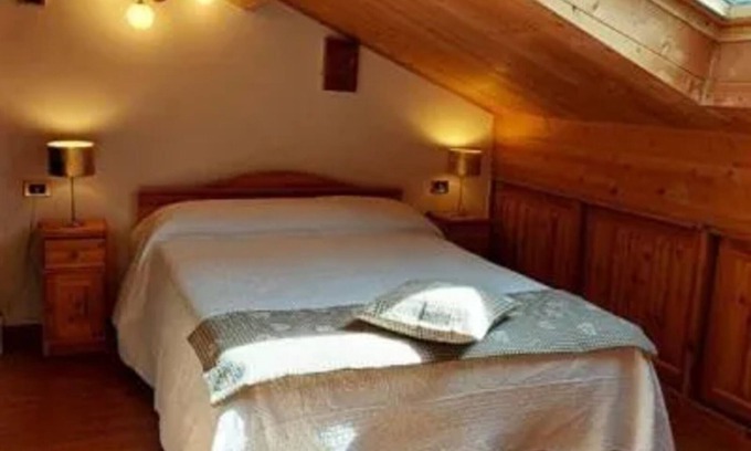 Santo Stefano dʼAveto Apartment | Room 'Primula' with Mountain View, Shared Pool and Wi-Fi
